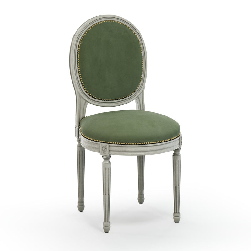 Médaillon Figeac Chaise cloutée patine Trianon couleur Velours vert Sauge vue 3/4