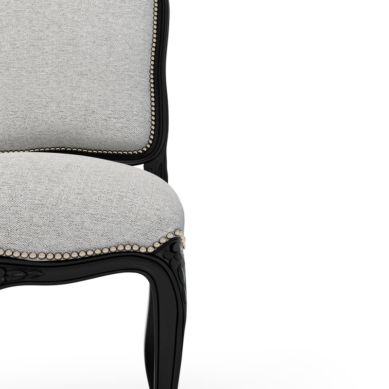 Sorgues Chaise cloutée patine Ebène couleur Gris perle vue zoom