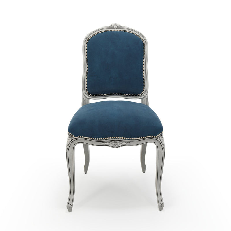 Sorgues Chaise cloutée patine Trianon couleur Velours bleu Saphir vue de face