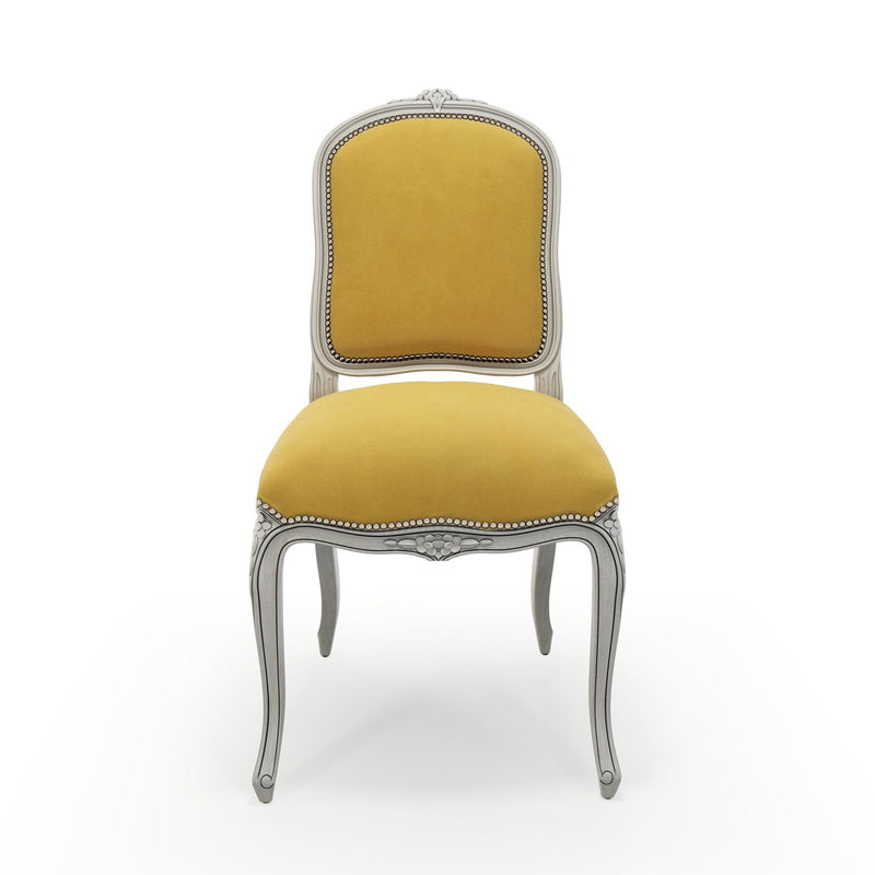 Sorgues Chaise cloutée patine Trianon couleur Velours Mordoré vue de face